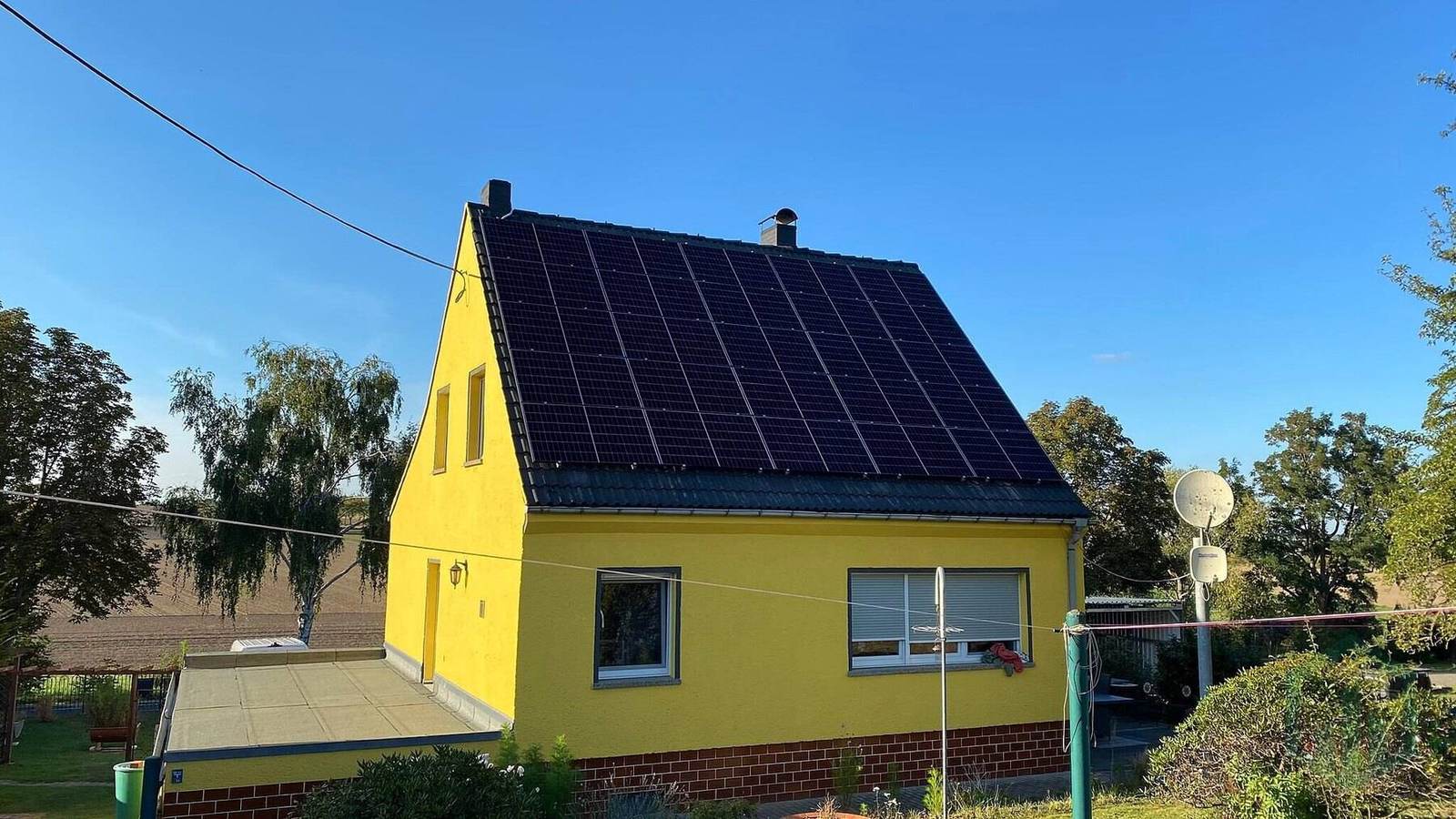 Aufdach-Photovoltaik auf einem Wohnhaus aus der IBS-Galerie